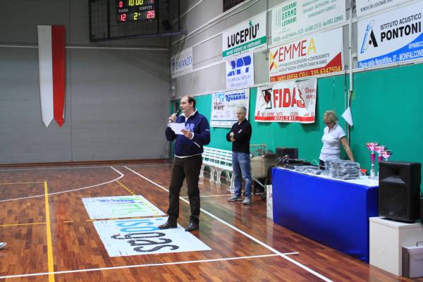 Saluto del Presidente Del Torre agli intervenuti alla cerimonia per il 25°anniversario di fondazione della Pallavolo Staranzano